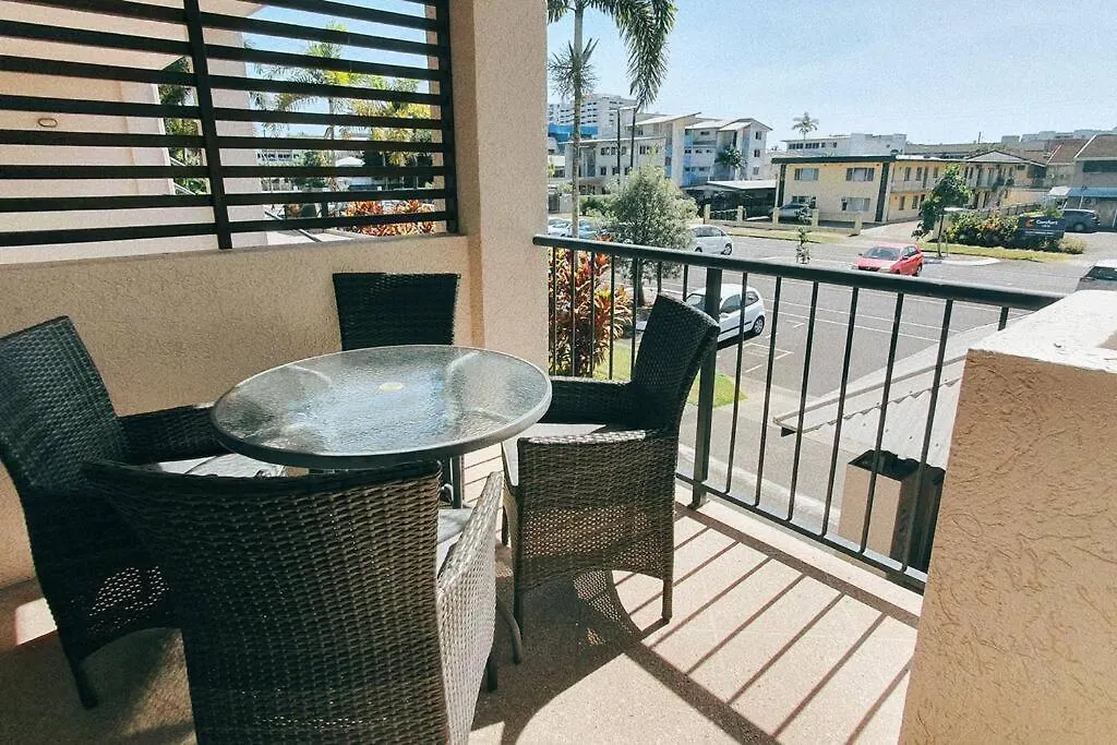Apartment On Grafton Cairns