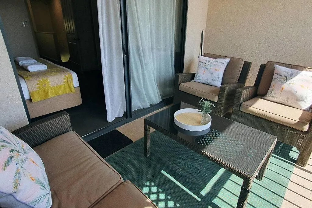 Apartment On Grafton Cairns